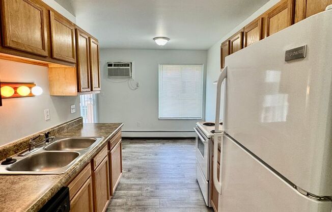 1 bed, 1 bath, 800 sqft, $1,145, Unit 36