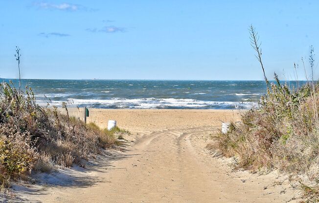 COASTAL LIVING AT IT'S BEST!!