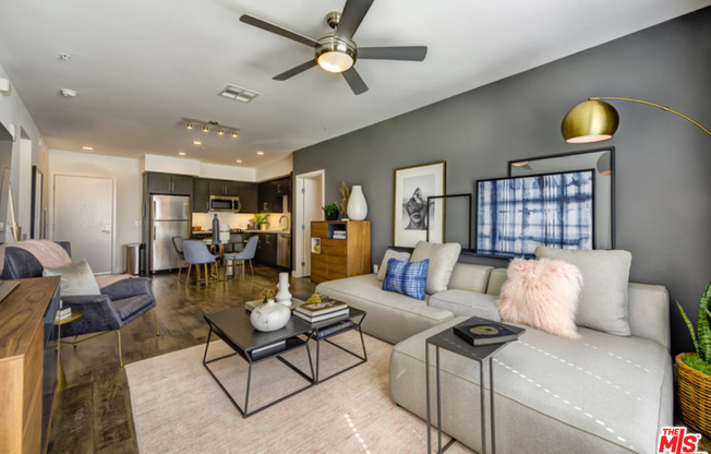 75 W WALNUT ST