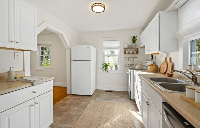 Amazing 2 bedroom 1 bathroom for rent!