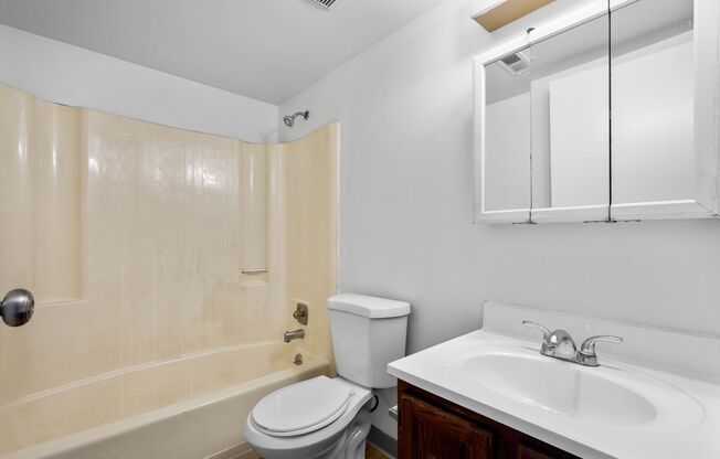 2860 Washington Blvd