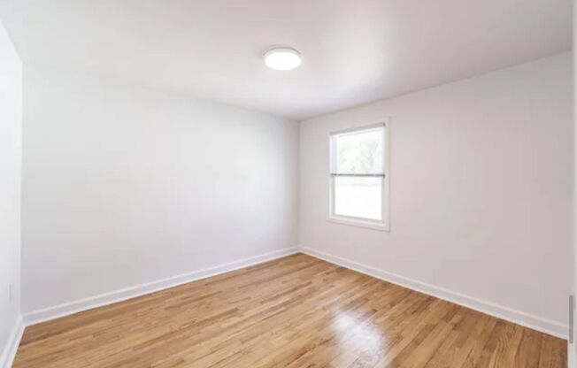 2 beds, 1 bath, 928 sqft, $2,295, Unit 87