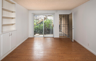 Charming 1BR in Pacific Beach with Parking!