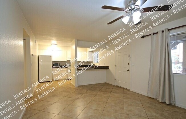 1014 E Spence Ave