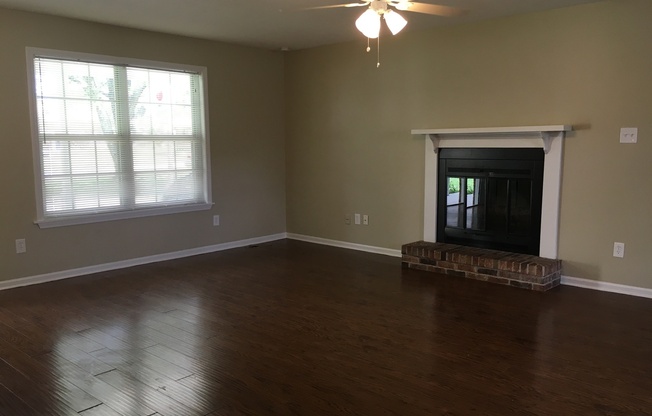 3 beds, 2 baths, $1,605