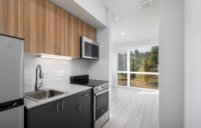 PM - Ellis Apartments