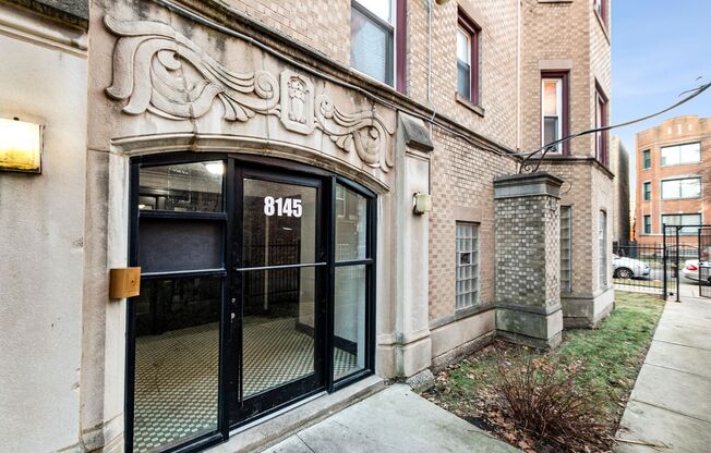 8139-8145 S Maryland Ave