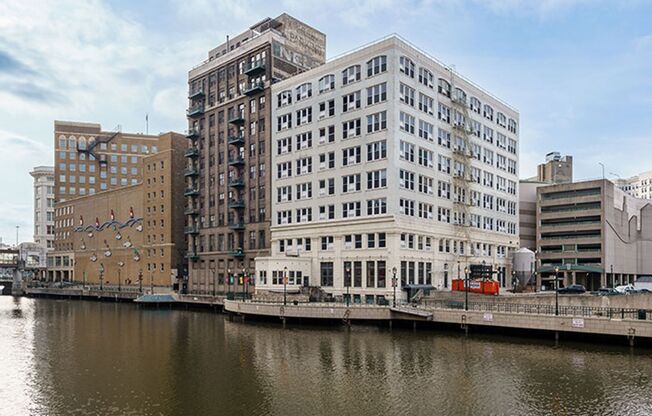 2 beds, 2 baths, 855 sqft, $1,999, Unit 506