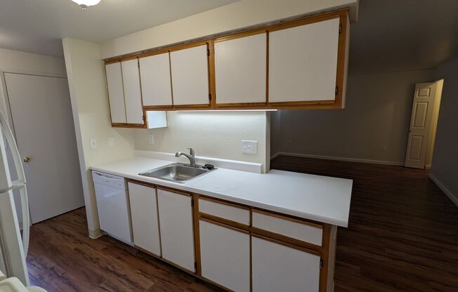 2 beds, 2 baths, 800 sqft, $1,495, Unit 4004