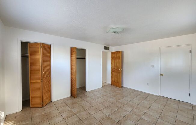 2 beds, 1 bath, $1,795, Unit # 1/2