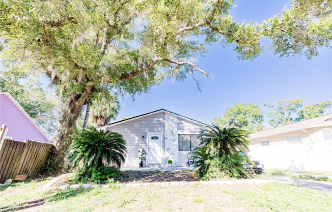 8114 N EDISON