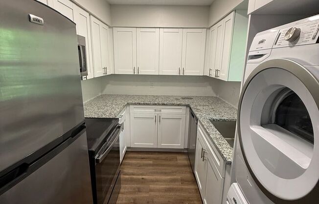 2 beds, 1 bath, 700 sqft, $1,399, Unit 2330-3