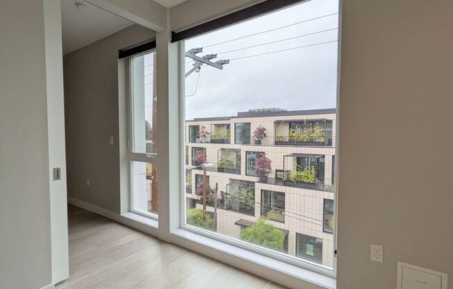 1 bed, 1 bath, 427 sqft, $1,395, Unit 416