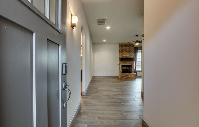 3 Bedroom 2 Bath 3 Car Garage - Edmond