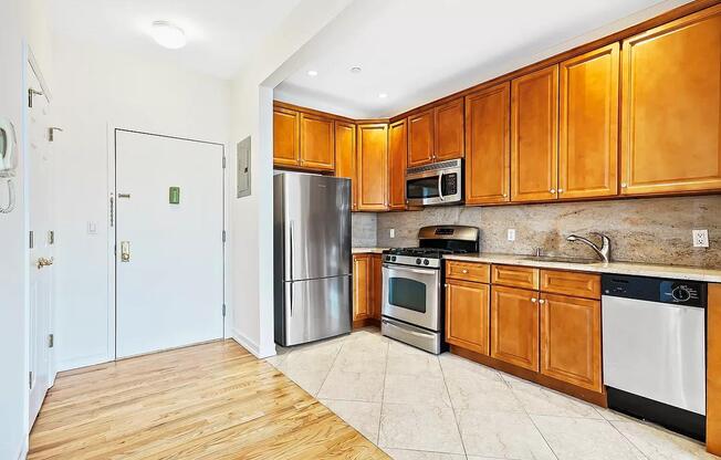 2 beds, 2 baths, $5,500, Unit 4A