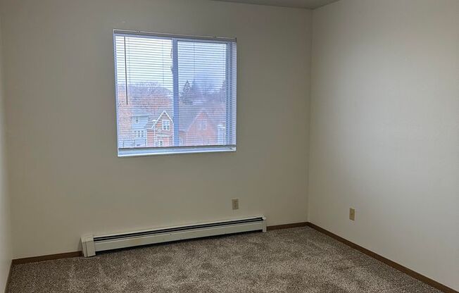 2 beds, 2 baths, $1,075, Unit 1704-307