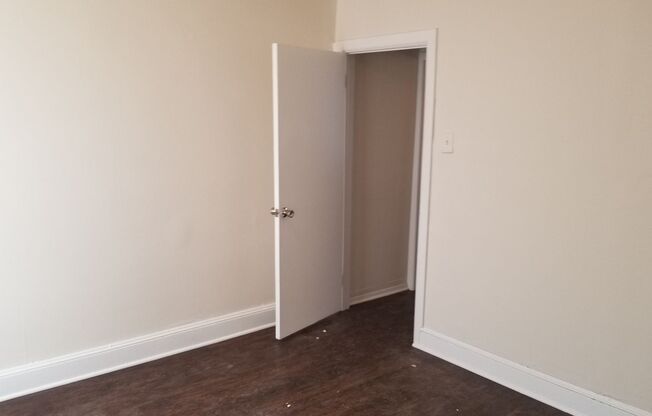 3 beds, 1 bath, $1,250