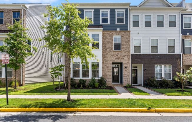 Modern Potomac Shores Home with Resort-Style Amenities