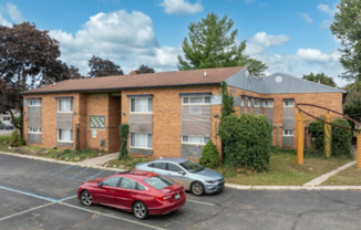 Walnut Manor Apartments