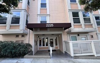 Epic REA - Fabulous 2BRs+1BA Condo with an optional parking spot in Potrero Hill