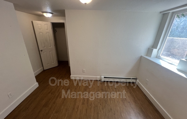 1317 11 AVE