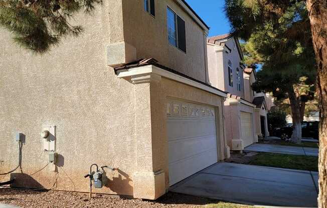 5537 SMOKE SIGNAL AVE