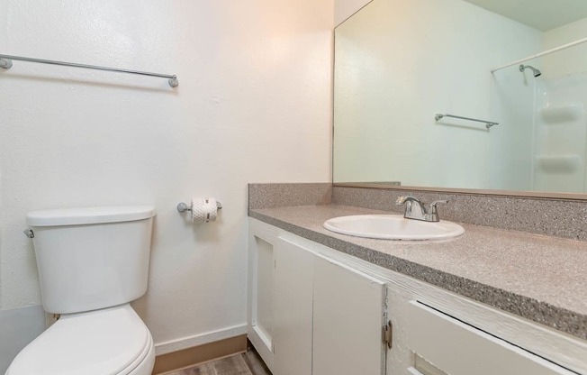 Americana | Bathroom