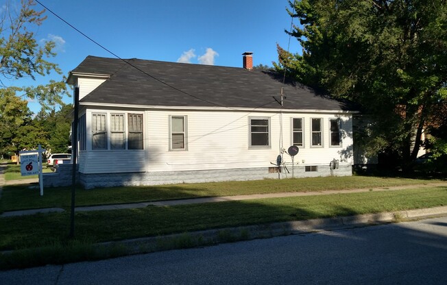 Very Nice! 2BR/1BA Home - Excellent Muskegon Neighborhood