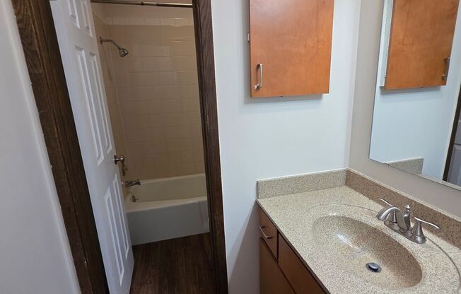 2 beds, 1 bath, 955 sqft, $1,225, Unit 19 - 204