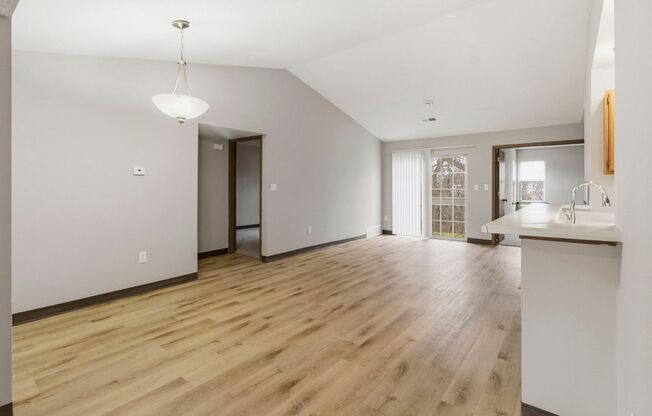 3 beds, 2 baths, 1,225 sqft, $2,025, Unit 4422-202
