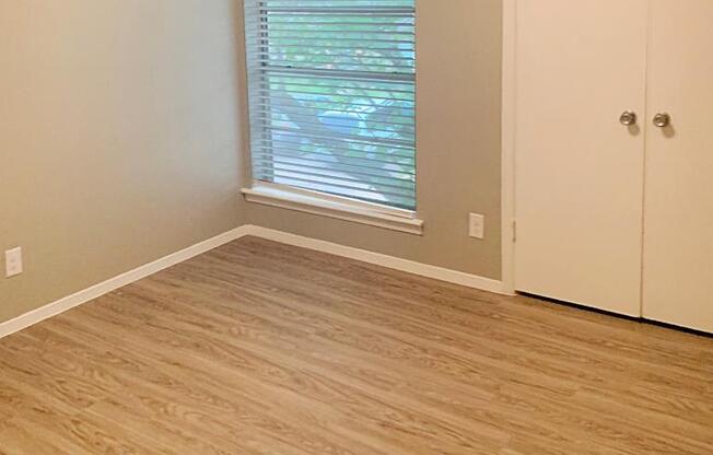 El Castillo Apartments bedroom with closet