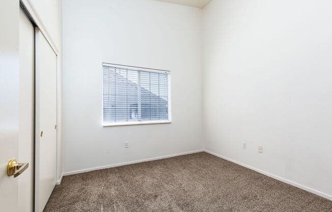 2 beds, 2 baths, $1,250, Unit Bldg KK