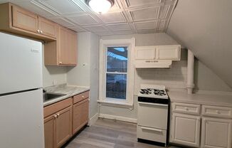 2 beds, 1 bath, $900, Unit Up