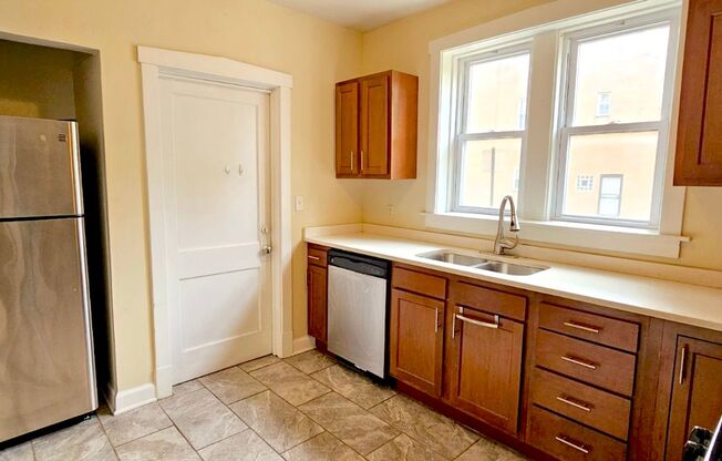 3759 S. Union Ave.