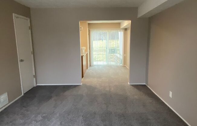 2 beds, 1 bath, 869 sqft, $1,159, Unit 12738A