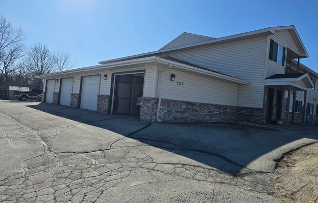 2 beds, 1 bath, 856 sqft, $1,269, Unit PL   2203