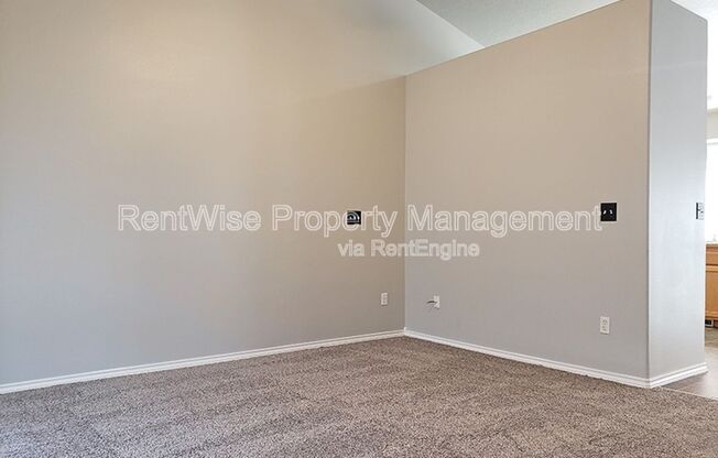 5308 N CORTONA