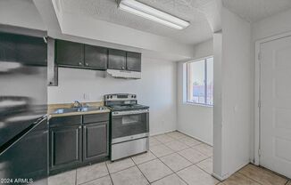 1 BEDROOM 1 BATH UPPER  UNIT OFFERING FREE RENT