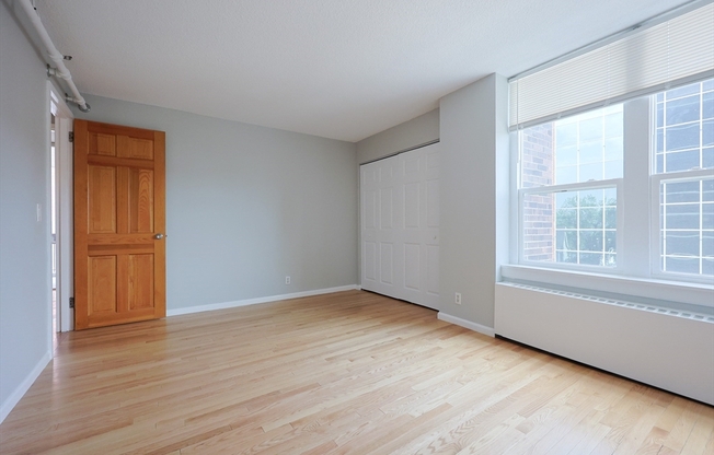2 beds, 2 baths, 1,000 sqft, $3,950, Unit 401