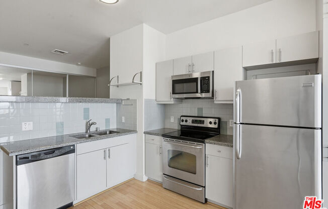 1 bed, 1 bath, 710 sqft, $2,400, Unit 1609