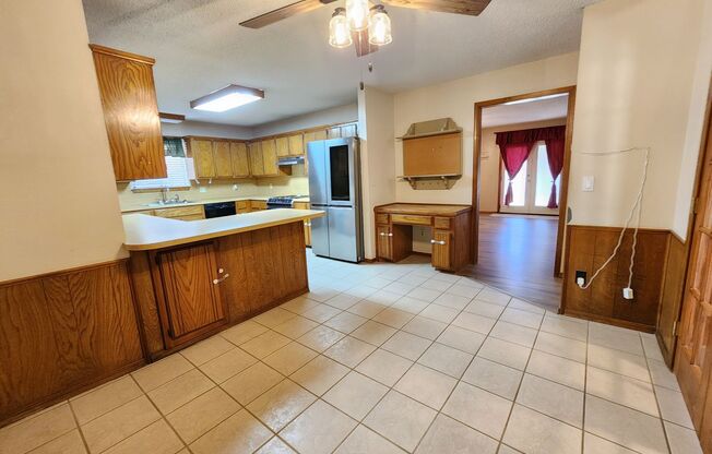 3 beds, 2 baths, $1,495