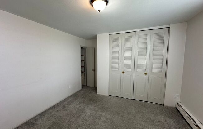 3 beds, 1 bath, $1,625, Unit 308