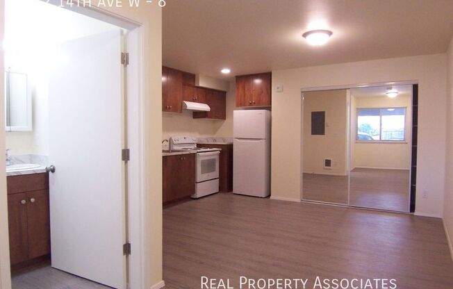2832 14 AVE W
