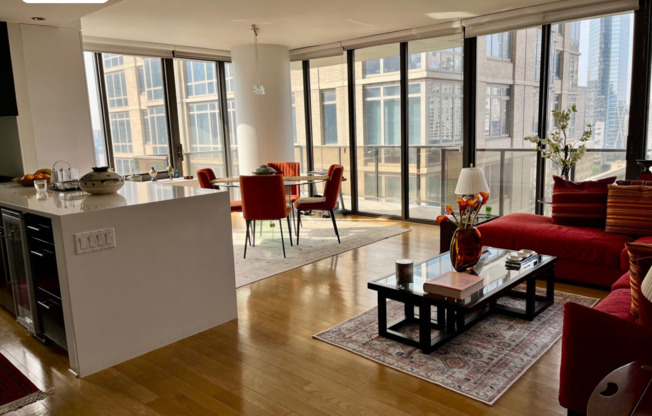 161 W 61 ST
