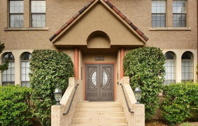 1704 W AVE