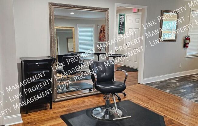 Commerical Space Available in Fort Oglethorpe.  As a Salon, Office or Remodel negotiable