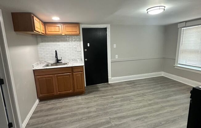 1246 W 50th