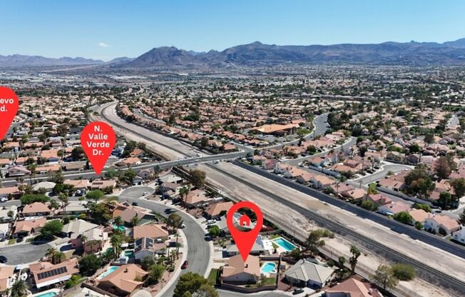 3 beds, 2 baths, $2,790