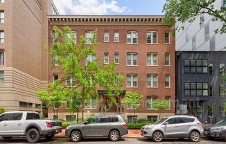 1121 24th Street NW