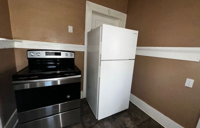 3 beds, 2 baths, $950